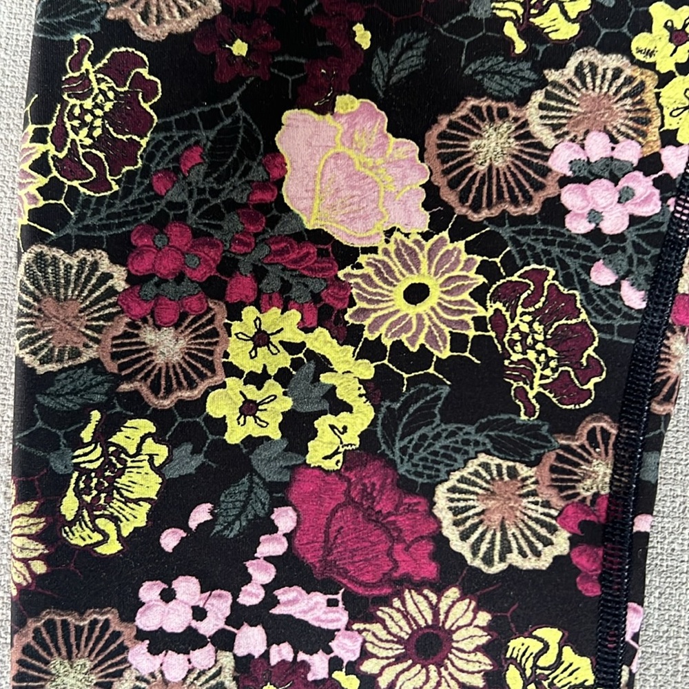 Floral High-Waist Women's Leggings - Black with Pink & Yellow Flowers - Picture 4 of 4